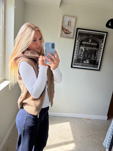 Dex Hooded Boucle Vest