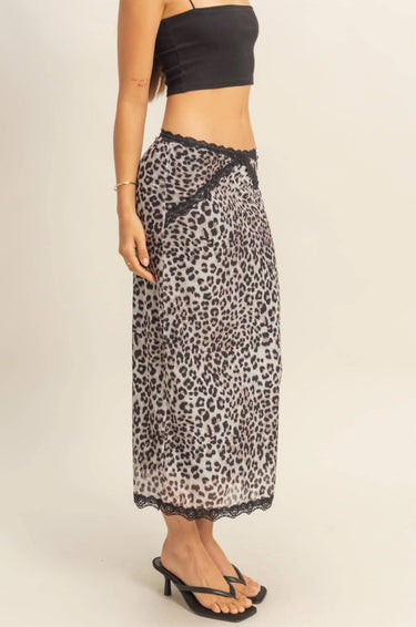 88 Sleek Leopard Print Maxi Skirt With Lace Trim